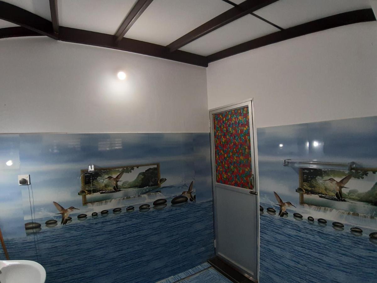 Hellen Homestay Негомбо Екстер'єр фото