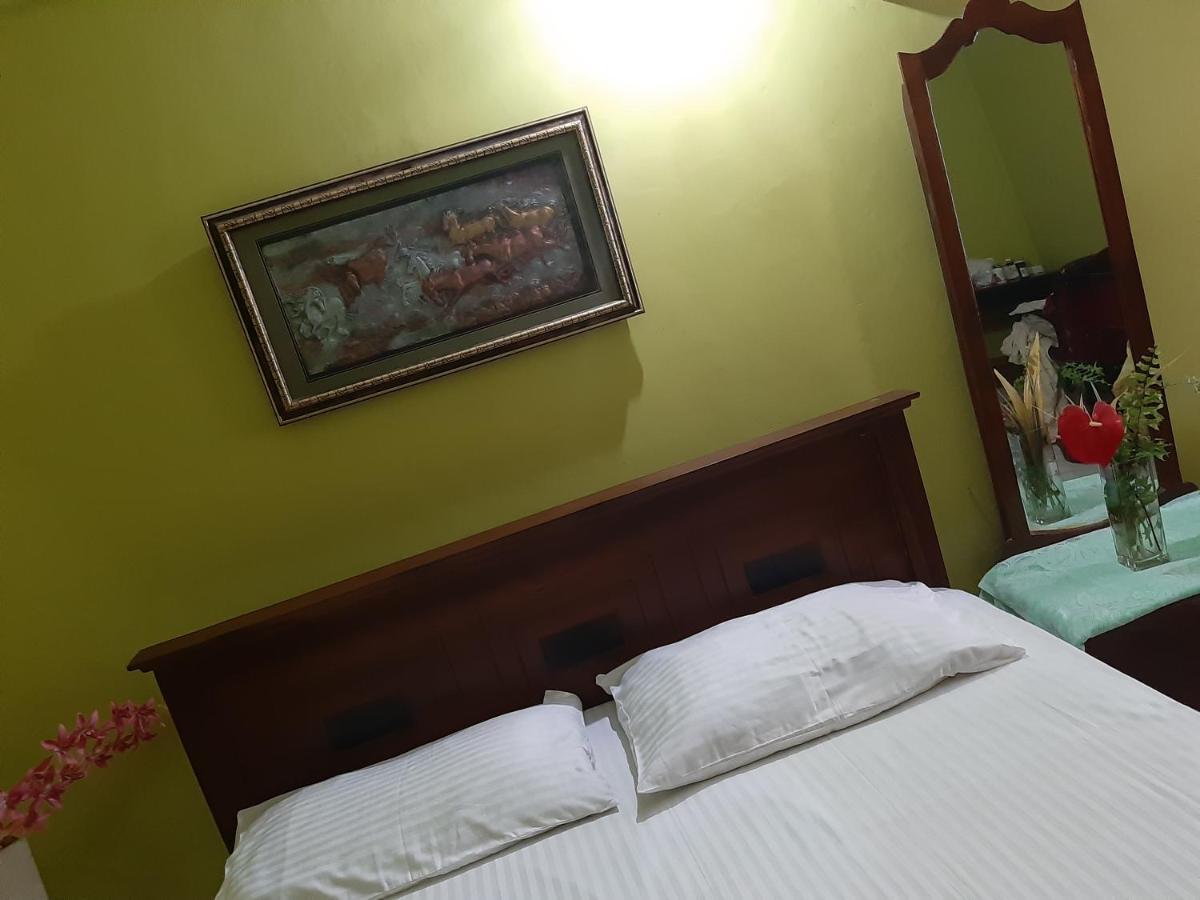 Hellen Homestay Негомбо Екстер'єр фото
