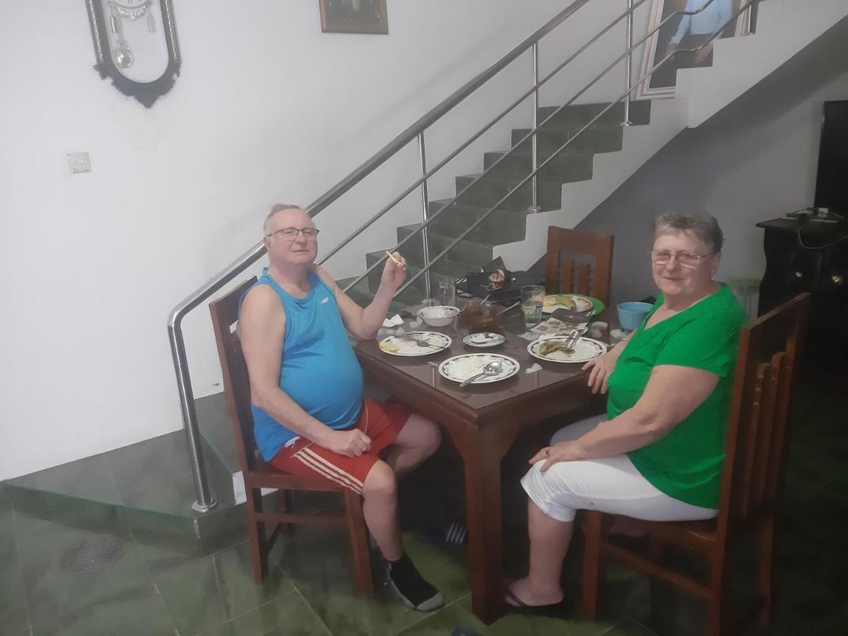 Hellen Homestay Негомбо Екстер'єр фото