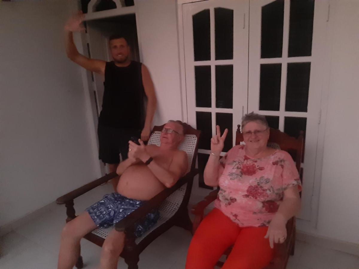 Hellen Homestay Негомбо Екстер'єр фото
