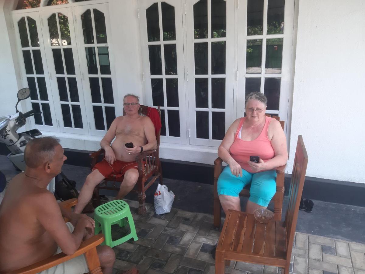 Hellen Homestay Негомбо Екстер'єр фото